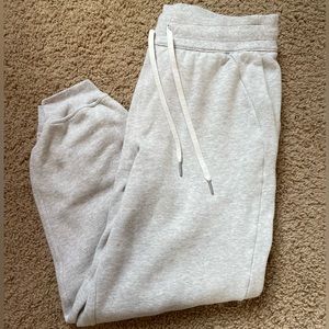 Woman’s Lululemon Scuba high rise joggers.